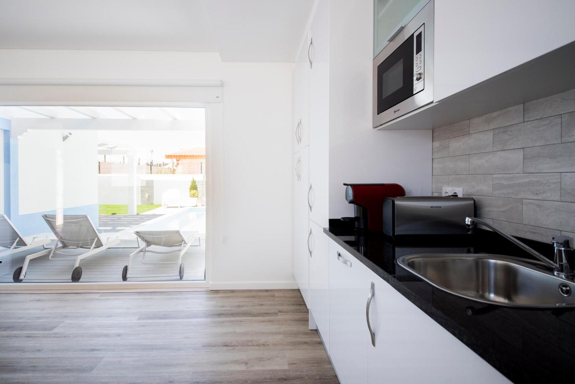 Casa Da Praia & Casa Da Mare Da Alta By Estilo Lusitano, Com Piscina Privada Porto Covo Habitación foto
